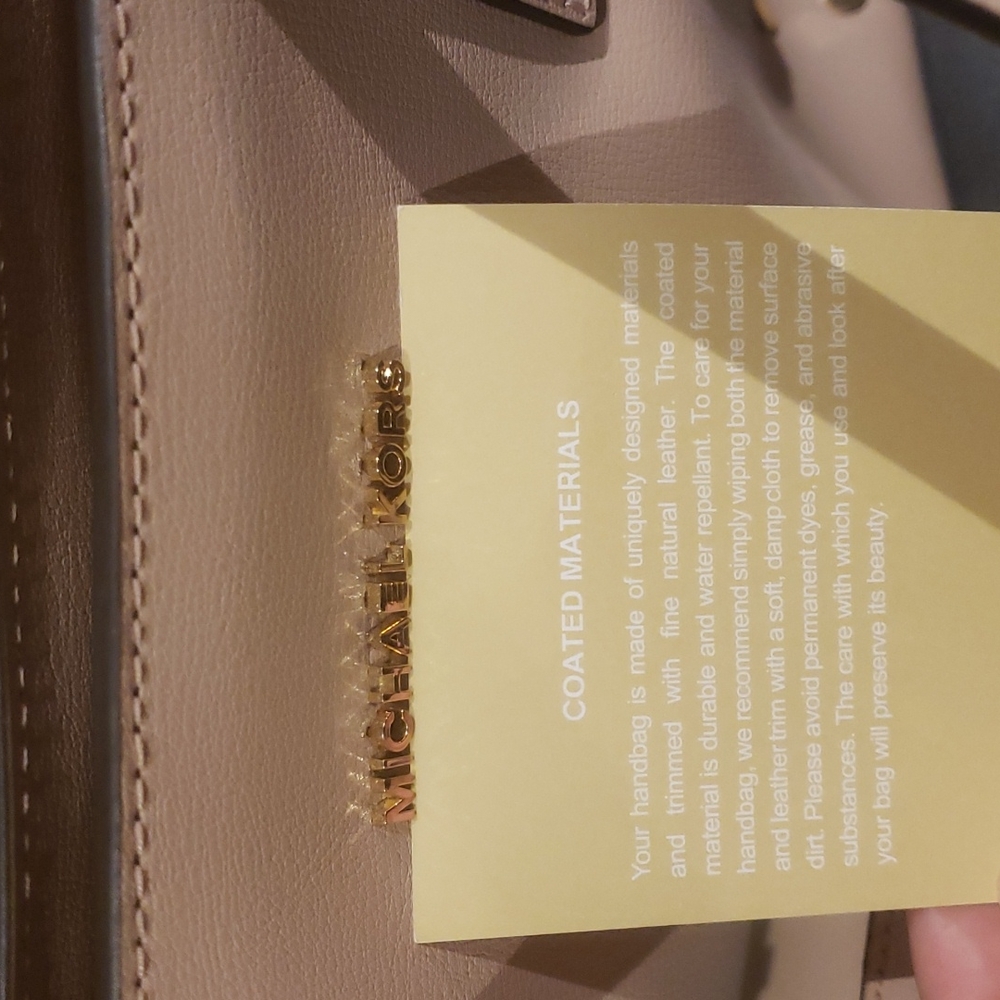 ❣️💫MARK DOWN💫❣️ Michael Kors pink bag - Picture 13 of 15